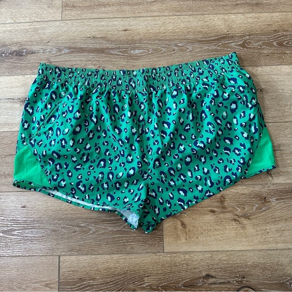 All in Motion Women’s Green and Navy Cheetah Print Lined Shorts Sz 3X GUC - Picture 2 of 8